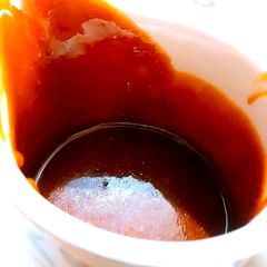 A picture of Carmel sauce.