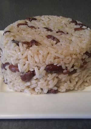 Una foto de Arroz al estilo jamaicano