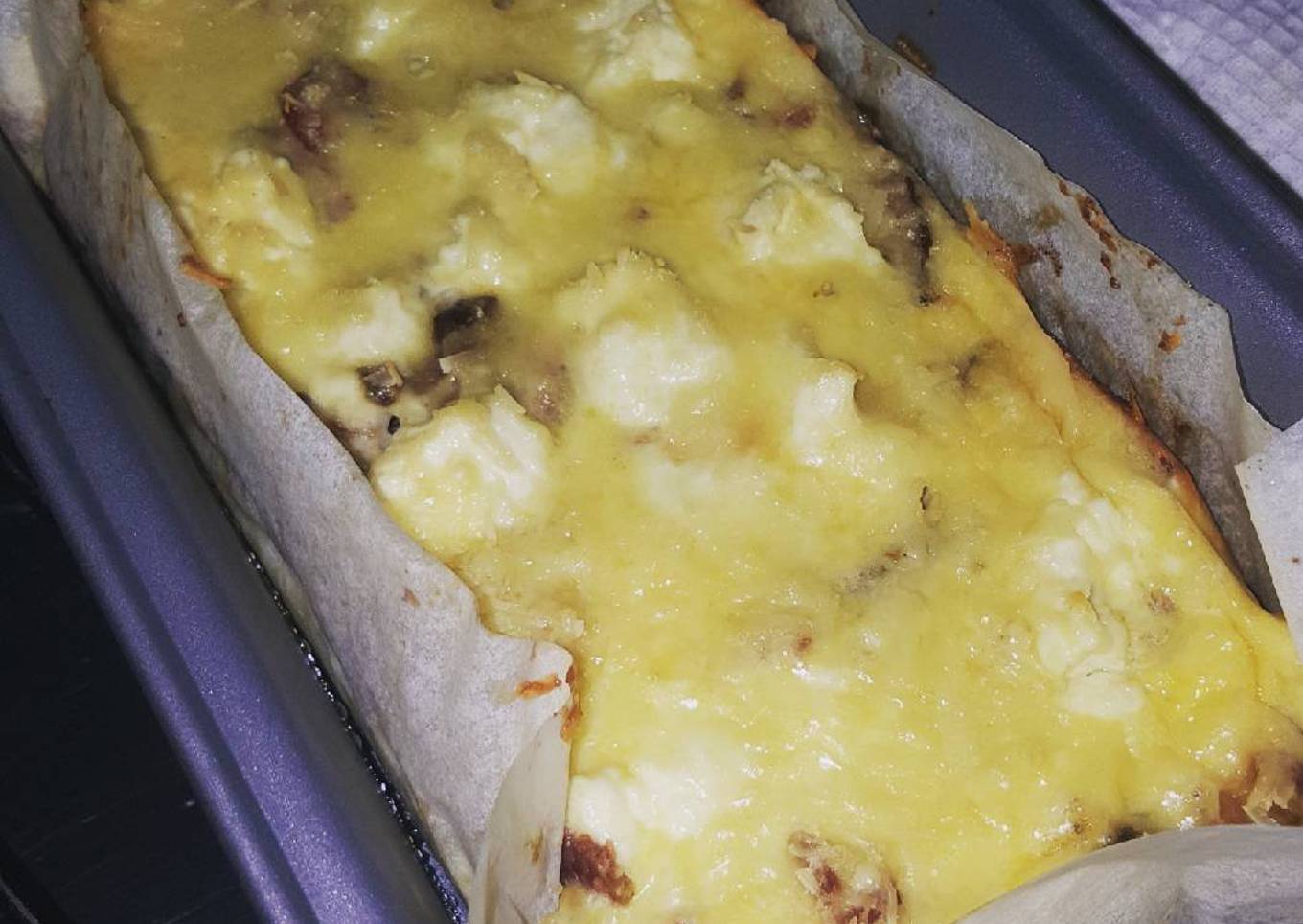 Keto baked mashed Cheese Cauliflower with brisket