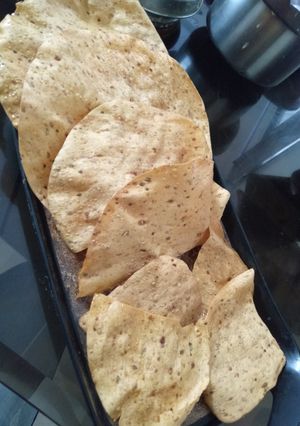 A picture of Chana dal papad.