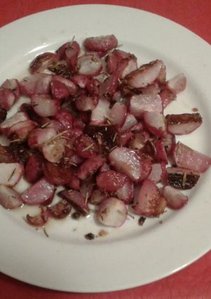 Una foto de Rabanitos al horno con romero