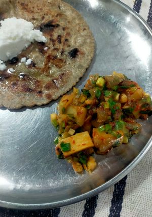 A picture of Spring Onion and Potato Subzi.