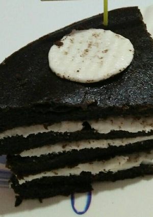 A picture of Oreo biscuit cake.