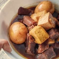 A picture of Beef Tofu and Eggs in Sweet Soy Sauce.