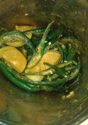 A picture of Lemon Mirch ka Pickle.