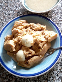 A picture of Moimoi and Garri.