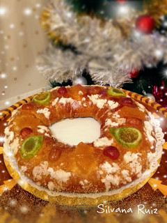 Una foto de 142.🍩Roscón de Reyes con dátiles y cardamomo🤴🏻🤴🏼🤴🏿