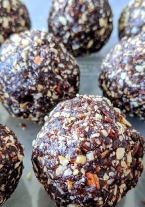 A picture of Easy Snack Balls.