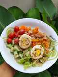 Salad sayuran saus salad dressing wijen sangrai