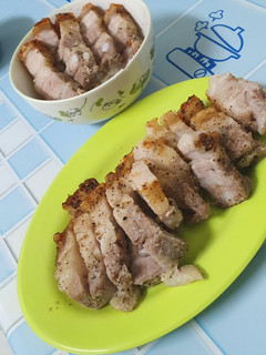 脆皮燒肉 的食譜成品照片