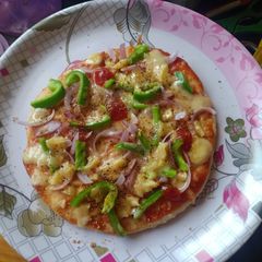 A picture of Rava pizza.