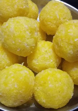 A picture of Nariyal Ladoos.