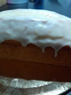 Una foto de Budín de limón glaseado vegano