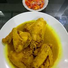 รูปของ Ayam betutu sambel matah