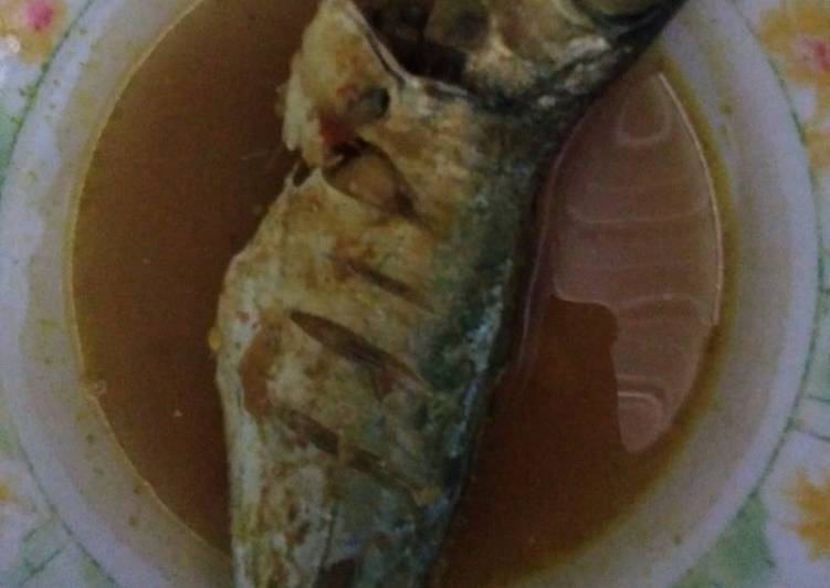 Ikan kembung kuah kuning pedas