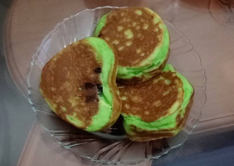 Langkah Mudah untuk Menyiapkan Kue kamir pandan yang Bisa Manjain Lidah