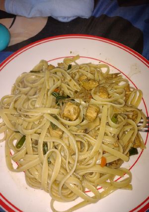 Una foto de Fideos con salsa de soya