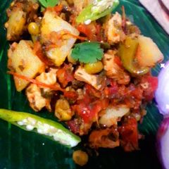 Mix vegetables with chicken karahi A picture of Mix vegetables with chicken karahi.