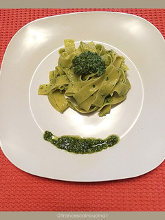 Foto di Fettuccine con pesto di rucola