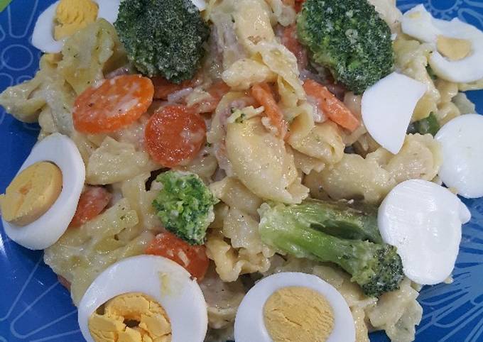 Tortelinis de carne con brócoli coliflor y zanahoria Receta de María-  Cookpad