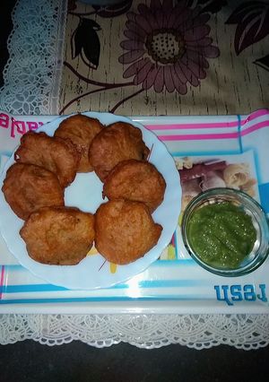 A picture of Aaloo ke kabab /tikki.