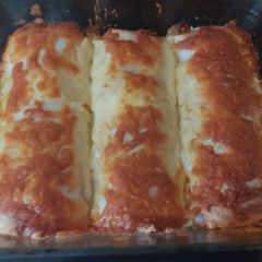 A picture of My Salsa Enchiladas. 😘😘.