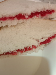 A picture of Bread jam.
