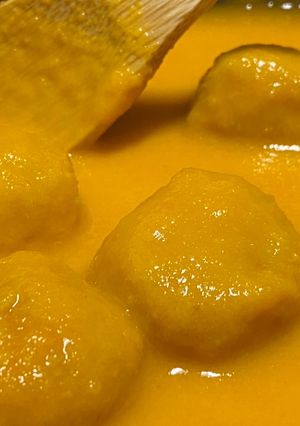 Una foto de Albóndigas con salsa de zanahoria