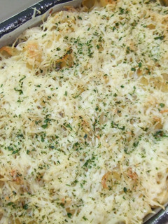 Una foto de Gratín de patatas, calabacines y berenjenas a los tres quesos