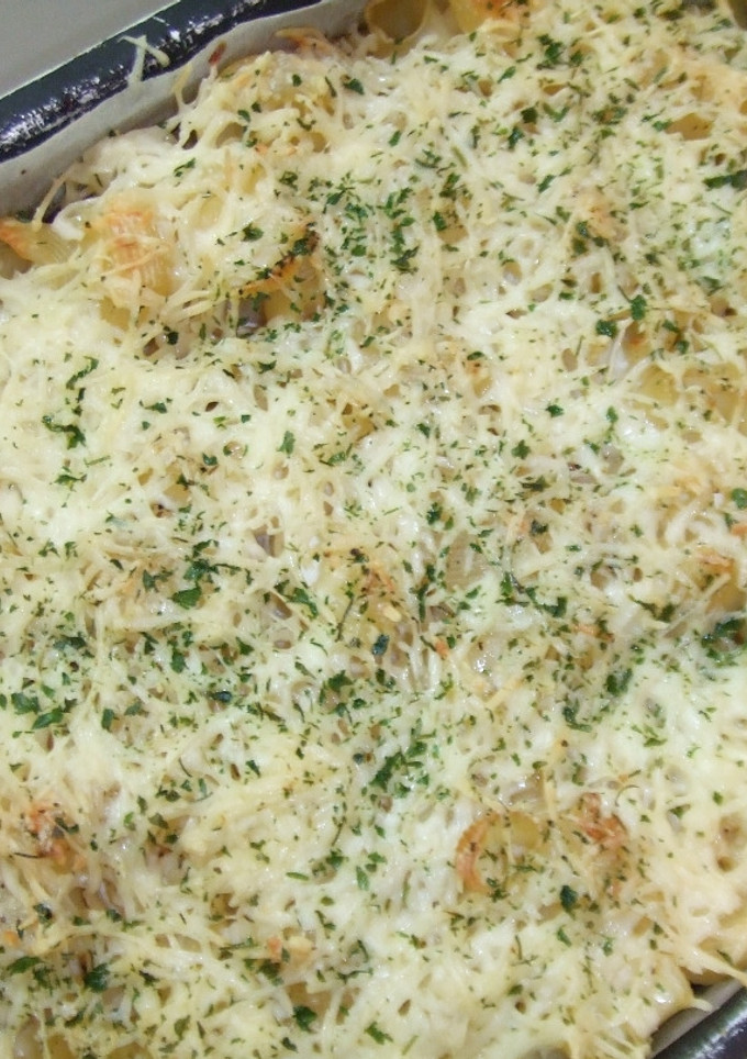 Una foto de Gratín de patatas, calabacines y berenjenas a los tres quesos