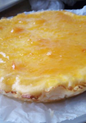 Una foto de Tarta de yogur con mermelada de naranja 🍊