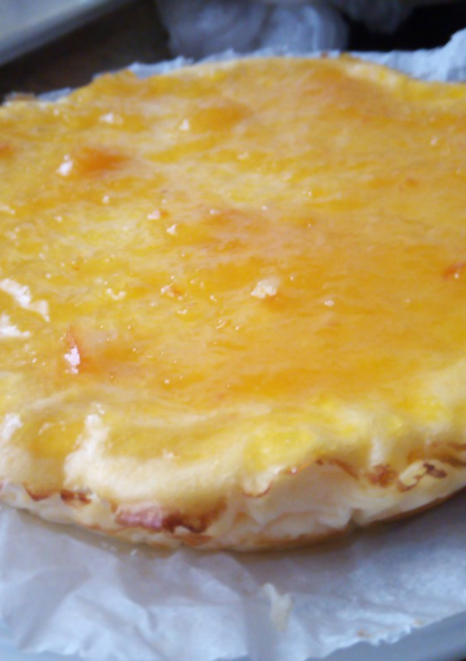 Una foto de Tarta de yogur con mermelada de naranja 🍊