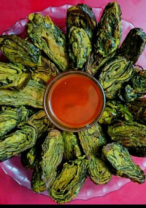 अरबी के पत्ते का रोल (Arbi ke patte ka roll recipe in Hindi) रेसिपी मुख्य फोटो