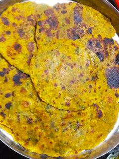 મેથીના થેપલા (Methi Thepla Recipe In Gujarati) રેસીપી મુખ્ય ફોટો