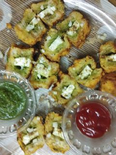दाल ब्रेड पकौड़ा (daal bread pakoda recipe in hindi) रेसिपी मुख्य फोटो
