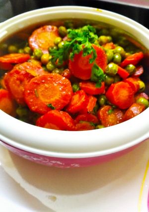 गाजर मटर की सूखी सब्जी (gajar matar ki sukhi sabzi recipe in Hindi) रेसिपी मुख्य फोटो