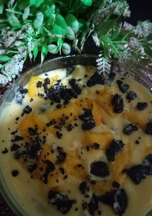 A picture of Oreo mango custard.
