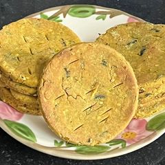 A picture of 💯 Gluten-free Baked Bhakari With Jawar Flour.