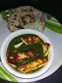 तवा पनीर पालक की ग्रेवी (Tawa Paneer Palak ki gravy recipe in hindi) रेसिपी मुख्य फोटो