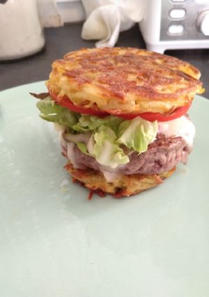 Une photo de Rosti burger boeuf et fromage