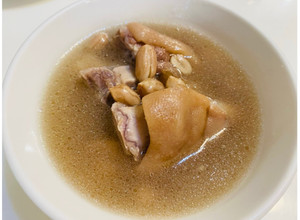 花生燉豬腳湯 的食譜成品照片