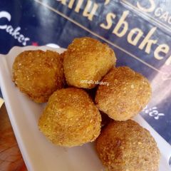 A picture of Crispy yamballs.