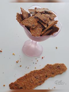 A picture of Seed Crackers.
