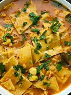 दाल ढोकली (Dal Dhokli Recipe In Hindi) रेसिपी मुख्य फोटो