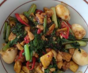 Resep mudah Tumis tahu,telor puyuh &amp;amp; sayur saosin dengan saos szechuan Enak Sederhana