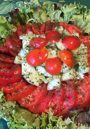 Une photo de Salade de tomates du jardin