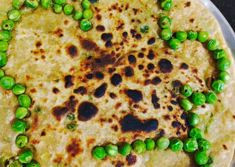 Steps to Make Any-night-of-the-week Matar paratha