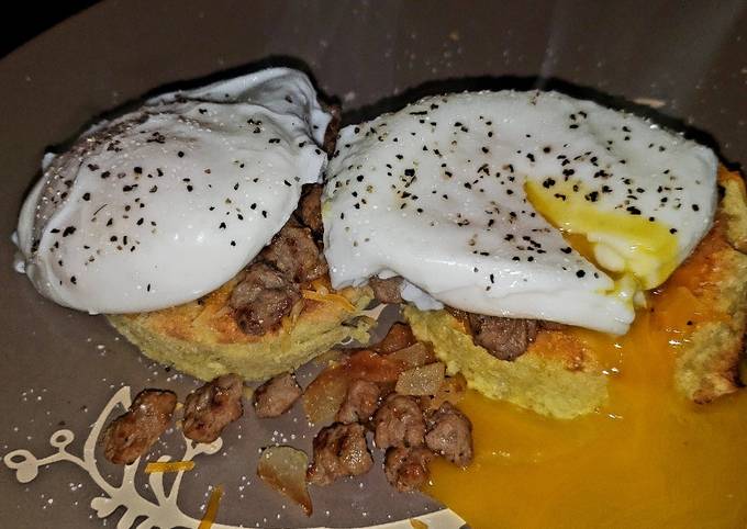 Low-carb Almond Flour Bread with Poached eggs & Turkey Sausage