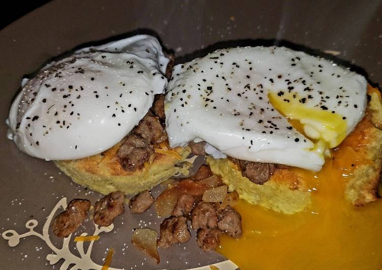 Steps to Prepare Ultimate Low-carb Almond Flour Bread with Poached eggs &amp; Turkey Sausage