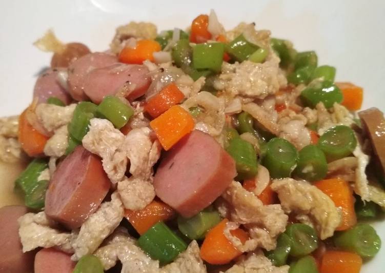 Tumis wortel, buncis, telur dan sosis